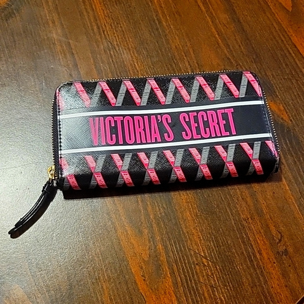 Victoria’s sweet Pink Black Clutch Wallet Ribbon Design New without Tags